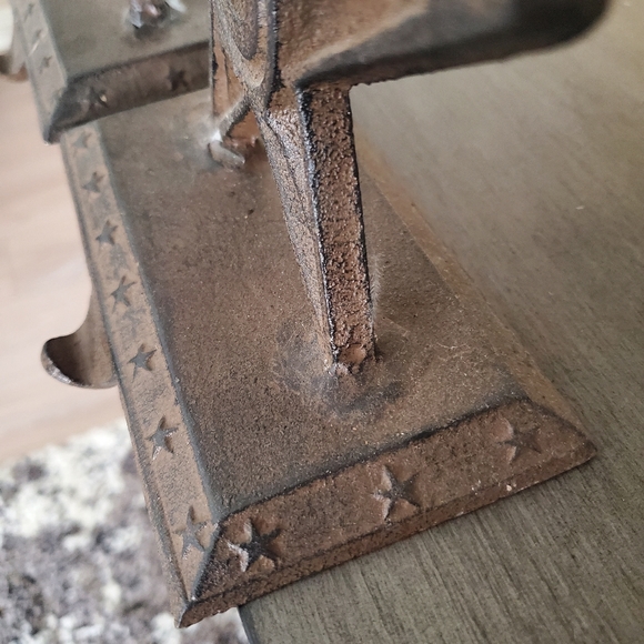 Vintage Cast Iron Rustic Star Stocking Holders - Picture 8 of 13